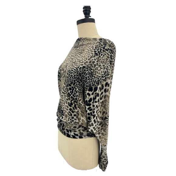 Elan Dolan sleeve fitted waist, Boat neck animal print top - Picture 4 of 11
